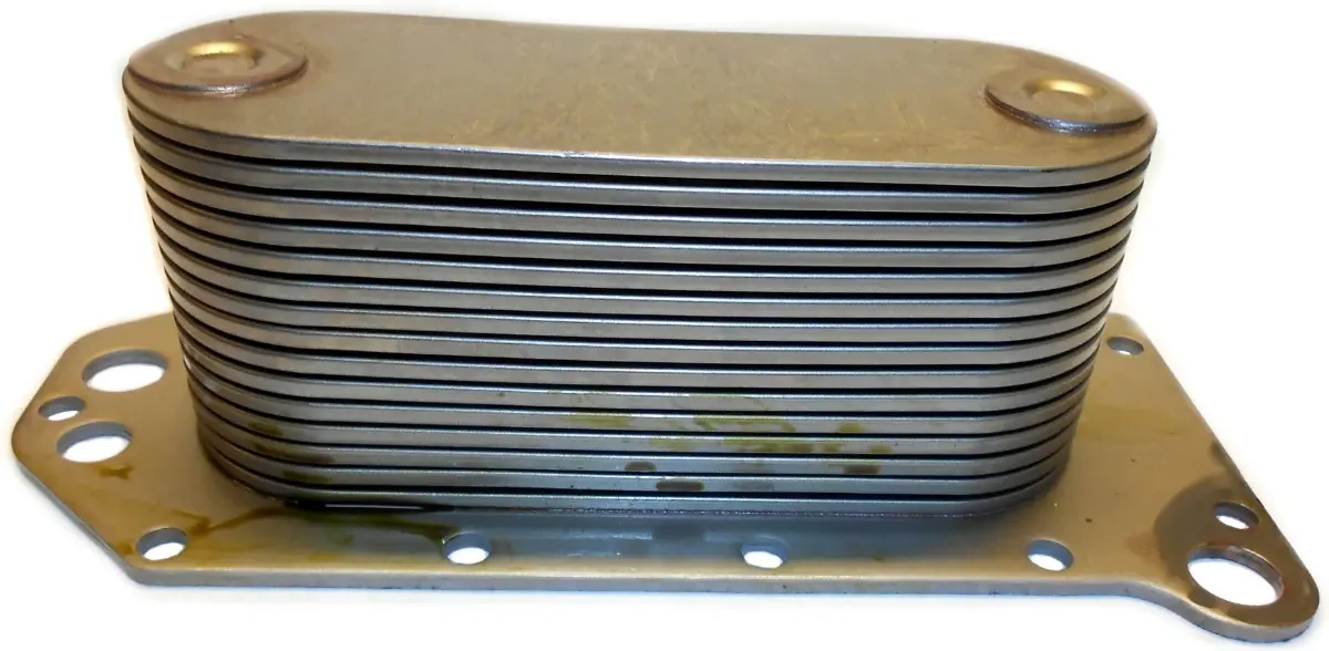 Radiador de Aceite de Motor Cummins ISC 8.3
